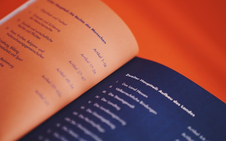 Hessische Verfassung Booklet Closeup